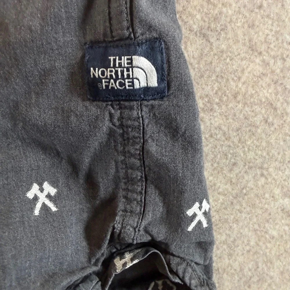 The North Face Shirt Large Pickaxe Print Gray Short Sleeve Button Down Men L
